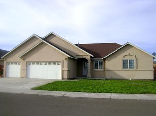 951 Julia Ln, Fernley, NV 89408