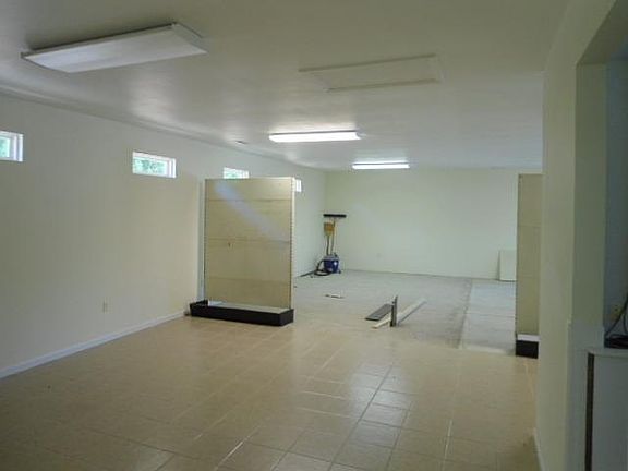 5th image of 137 Danny Dale Dr