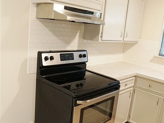 5th image of 2330 Angelle Dr