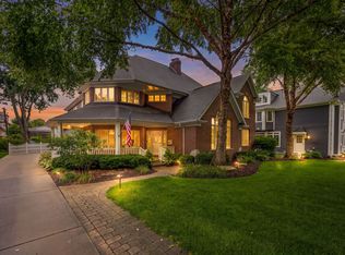 70 S Parkway Dr, Naperville, IL 60540