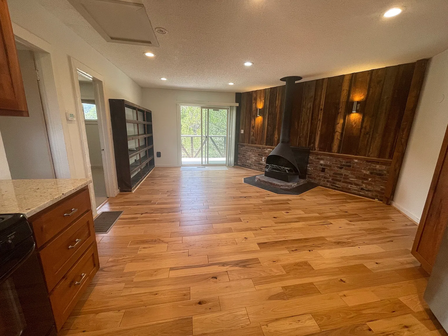 2 bed, 702 sqft, $1,500 — Photo 4