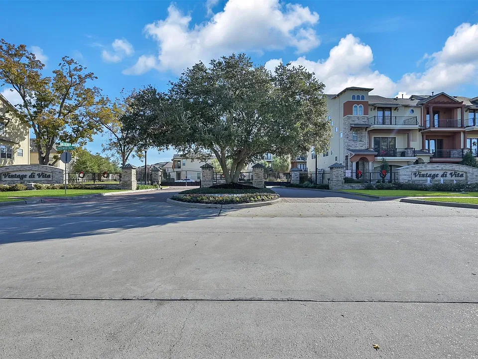 14527 San Pietro Dr