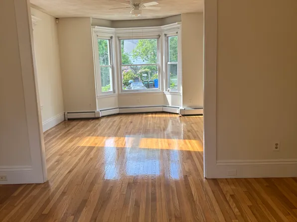 28 Avon St #1, Wakefield, MA 01880