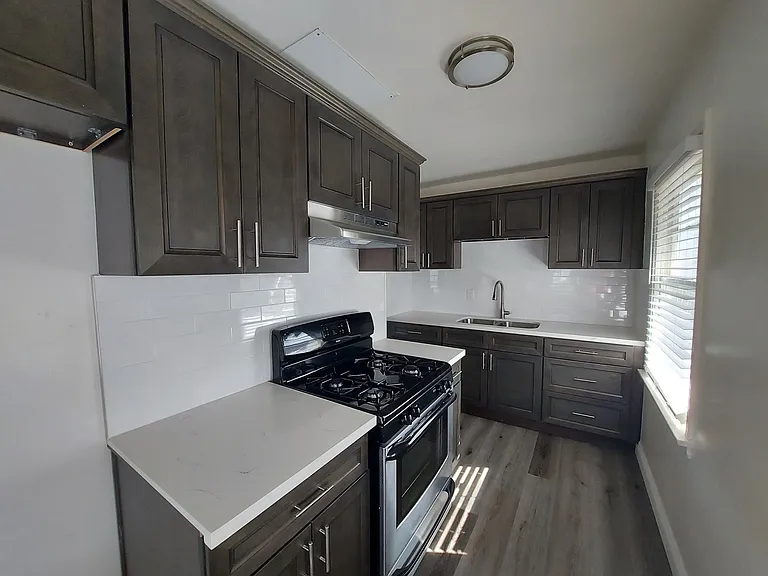 32 Esperanza Ave. — Photo 3