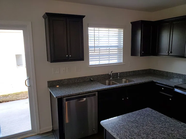 508 Elmwood Pond Ct — Photo 6