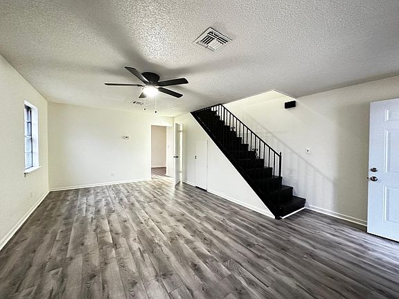 2nd image of 717 N Rockwell Ave #717