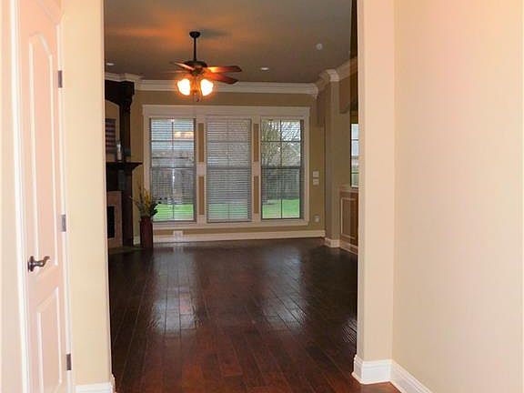 2nd image of 418 Fair Oaks St