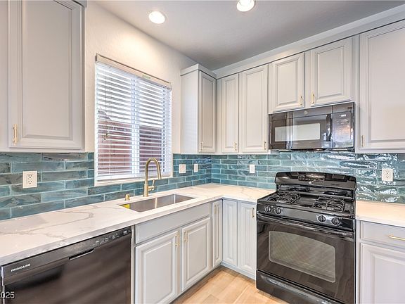 5th image of 10641 Jamestown Square Ave