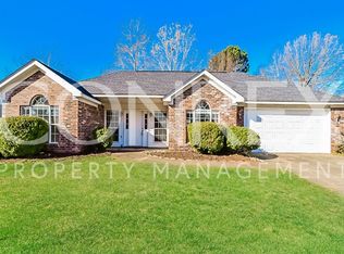 211 Madison Village Dr, Benton, AR 72015