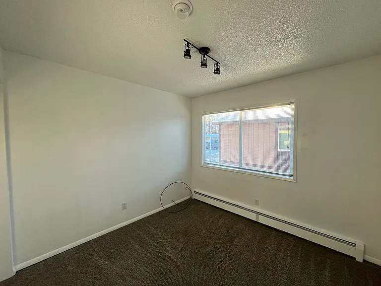 516 N Bliss St — Photo 6