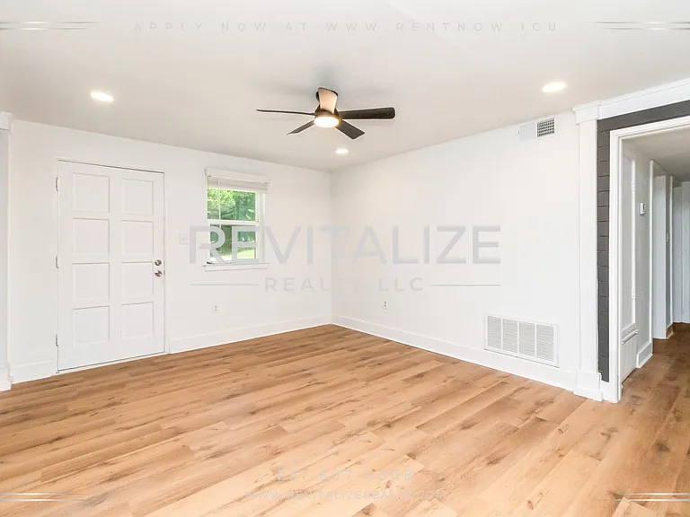 2365 Sybel Dr — Photo 5