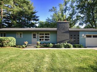 2518 White Oaks Dr, Beloit, WI 53511