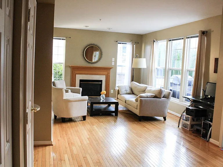 21202 Seneca Crossing Dr — Photo 4