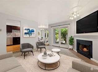 12023 SE 60th St APT F, Bellevue, WA
