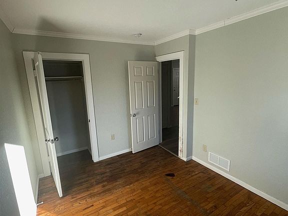 4th image of 709-711 W 1st St