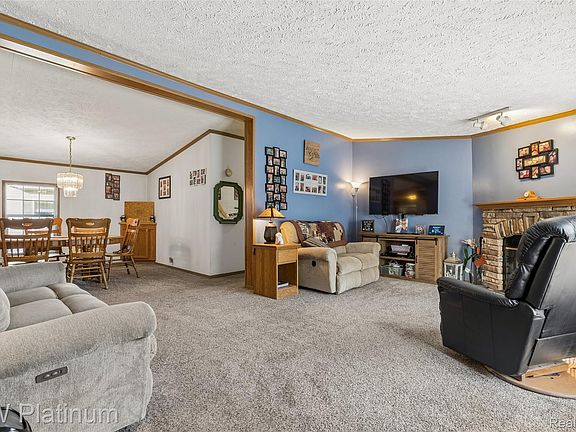 4th image of 49949 Serenity Ln