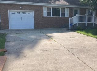 2948 Meadowbrook Dr, Point Pleasant, WV 25550