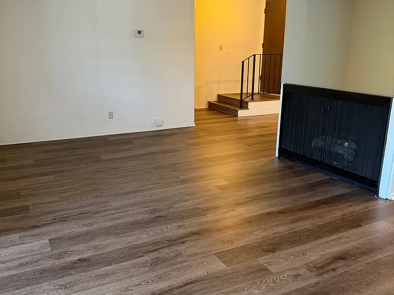 054 - Madre Del Mar Apartments — Photo 4