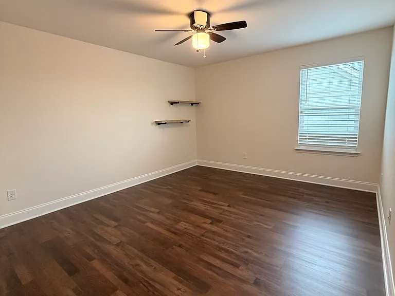 466 Carriage House Ln — Photo 26