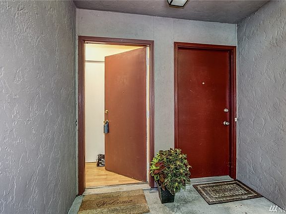 4th image of 14022 Juanita Dr NE APT A1