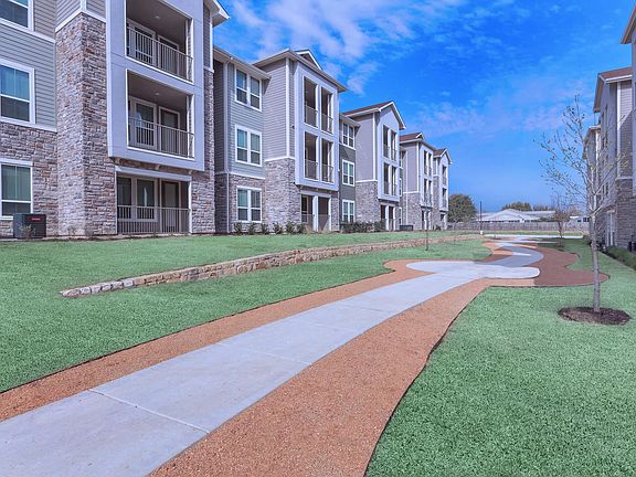4th image of 5712 Azle Ave #8726