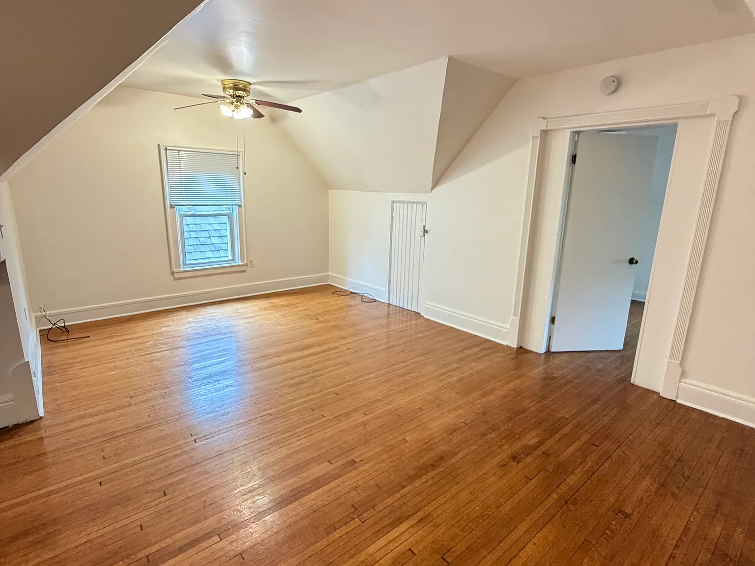 2 bed, 950 sqft, $1,200 — Photo 4