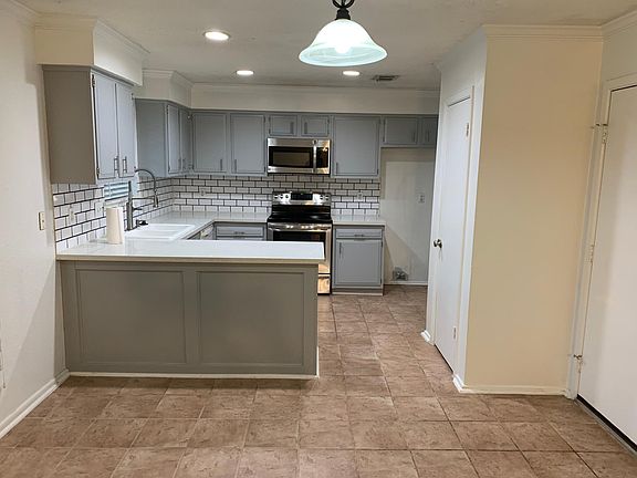 4th image of 6203 Woodvale Dr