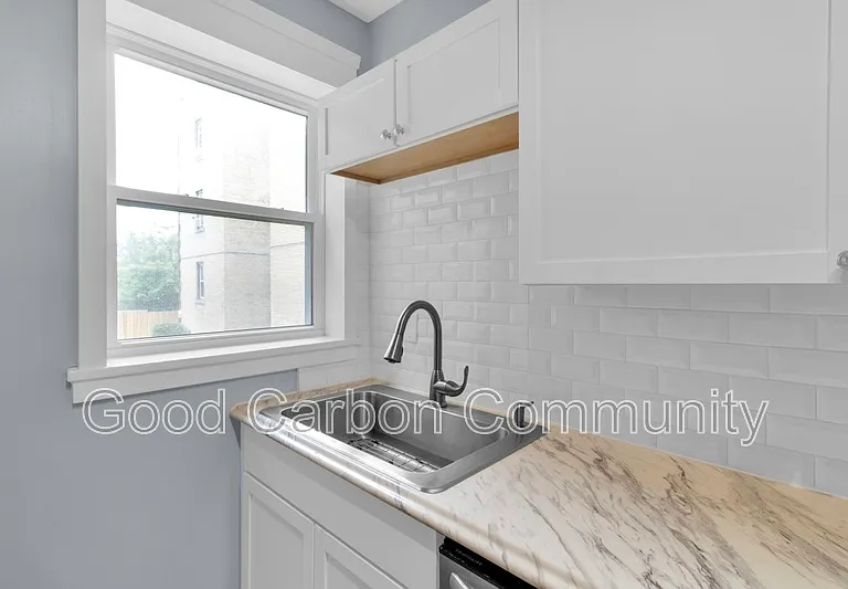 2809 Main St #2 — Photo 9
