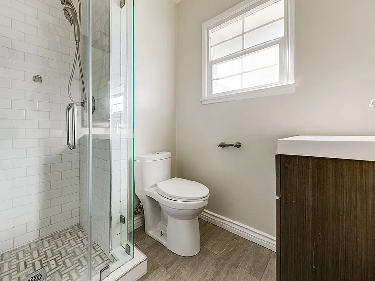 10608 S 8th Ave — Photo 27