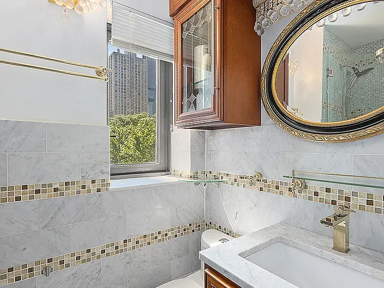 161 W 61st St #3F — Photo 17