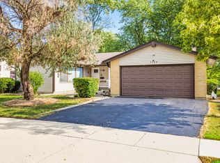 1189 Grissom Trl, Elk Grove Village, IL 60007