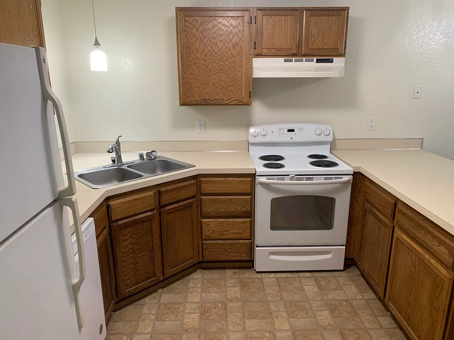 2 bed, 864 sqft, $1,700 — Photo 4