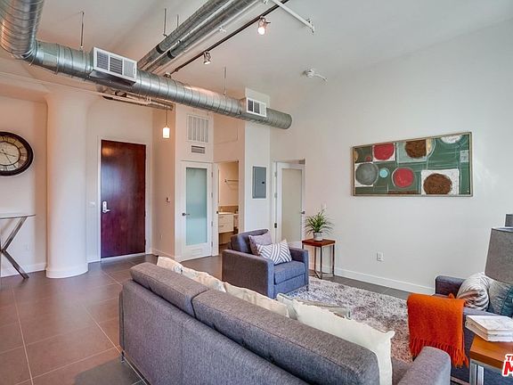 5th image of 939 S Broadway APT 908