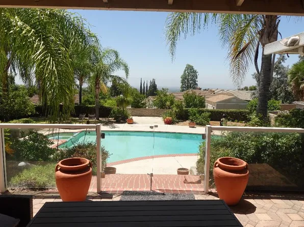 2534 Vista Dr, Upland, CA 91784