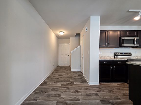 5th image of 1808 Hart St