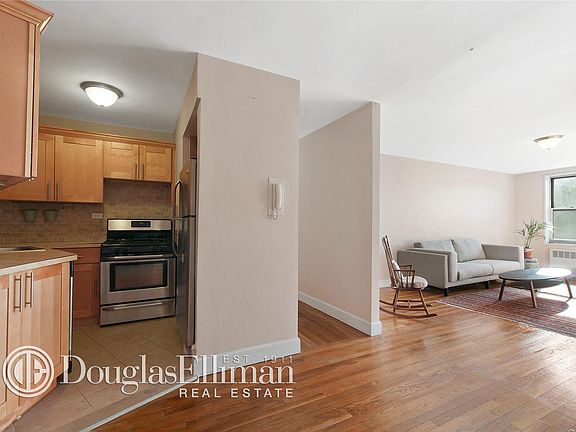 2nd image of 770 Ocean Pkwy APT 3B