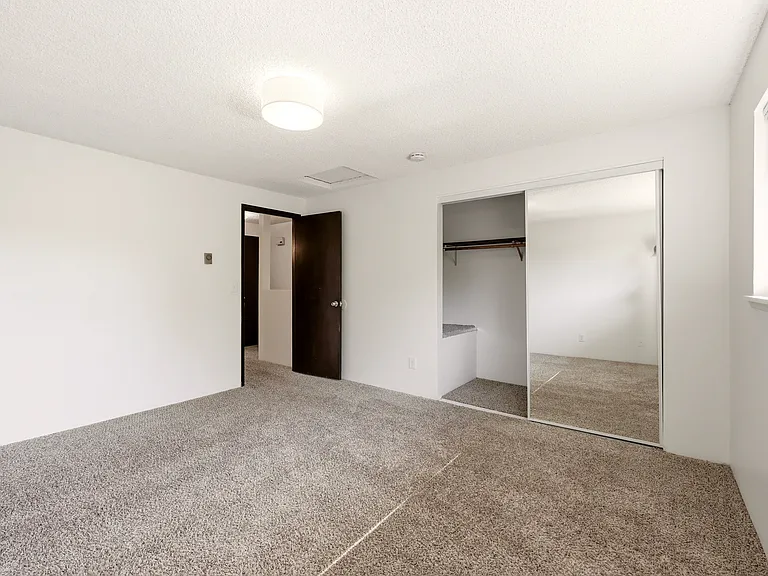 182-184 SW Wallula Ave — Photo 11