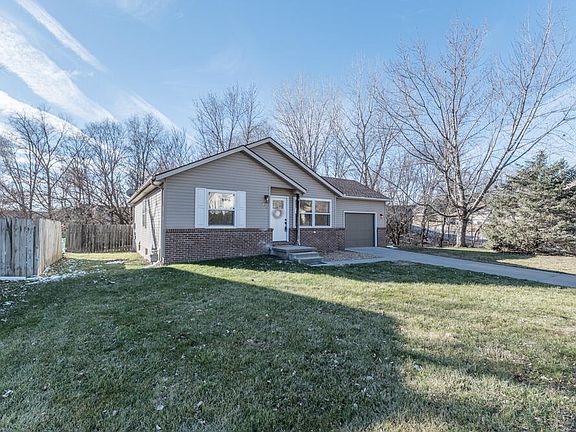 3rd image of 154 Glenbrook Dr