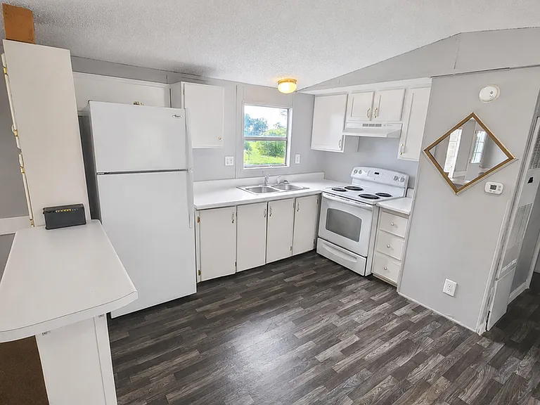 1493 Hickory Valley Rd — Photo 3