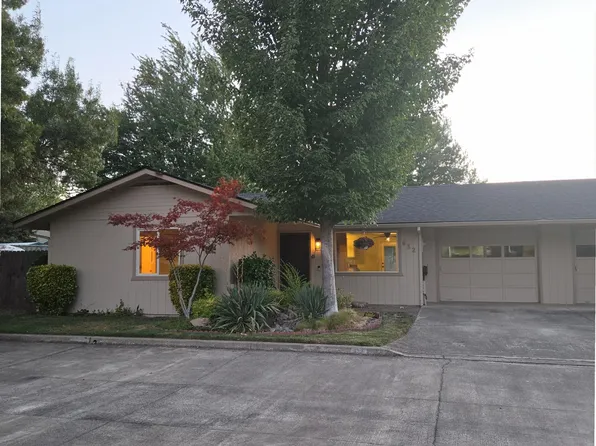 632 SW Sunwood Way, Grants Pass, OR 97526