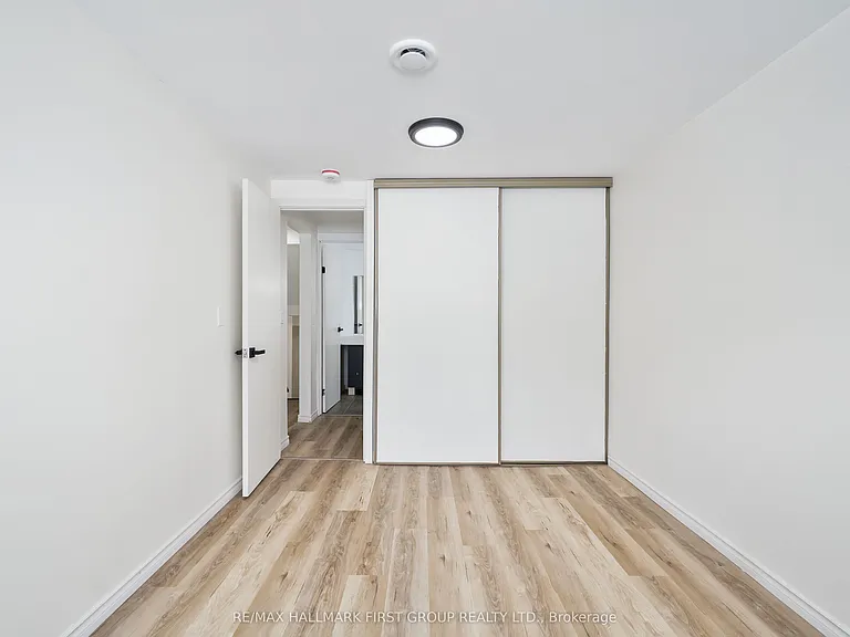 660 Mackechnie Cres #LOWER — Photo 31