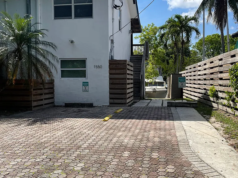 1550 Argyle Dr #2 — Photo 11