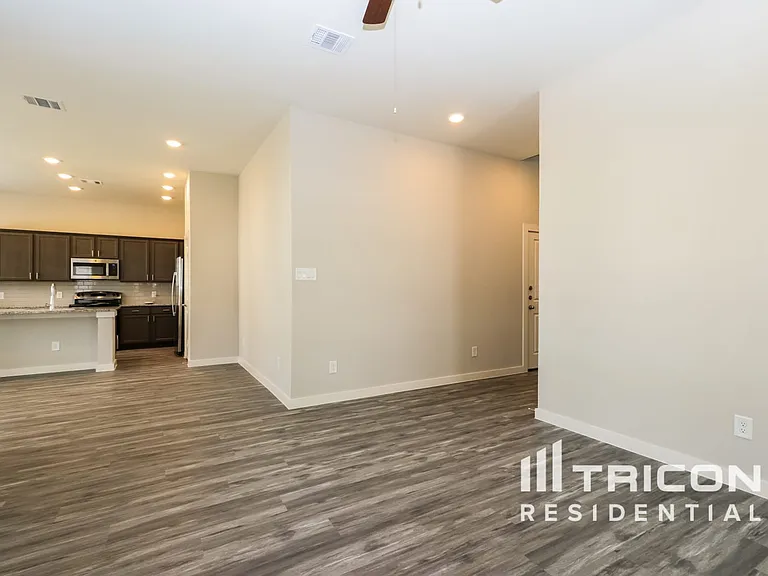 Tricon Willow Creek — Photo 122