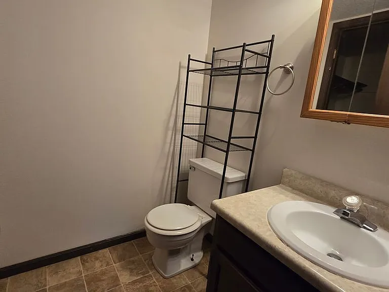 125 Albany Dr — Photo 9
