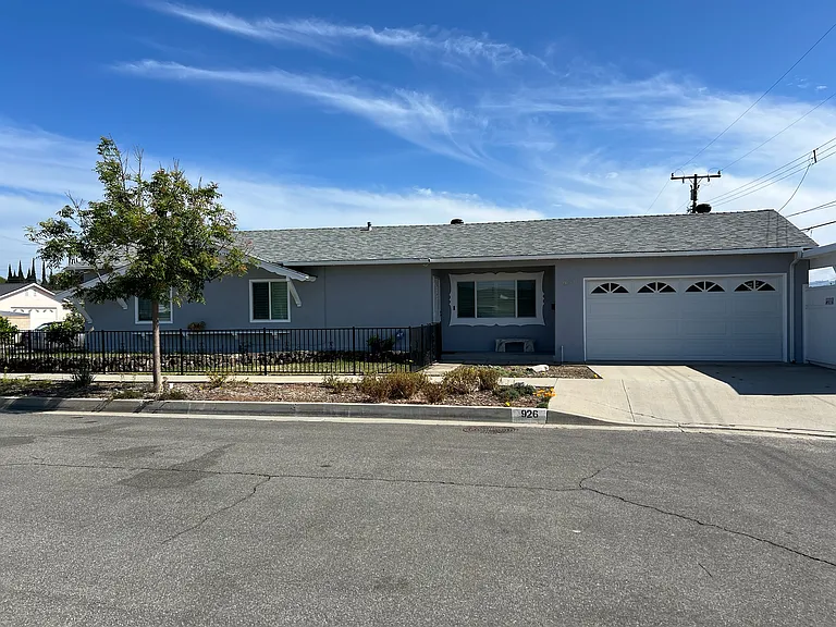 926 Javelin St — Photo 1