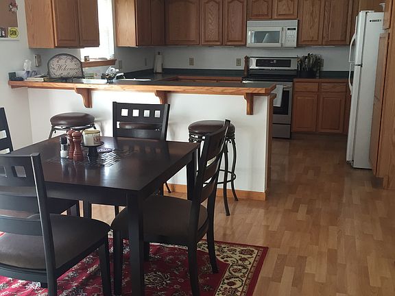 Dinette/kitchen