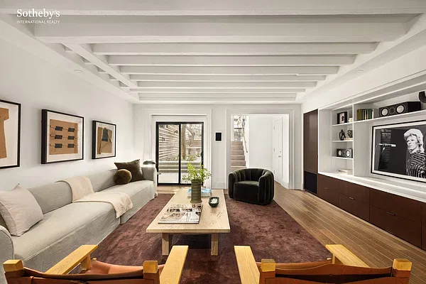 Sold by Sotheby's International Realty | media 35