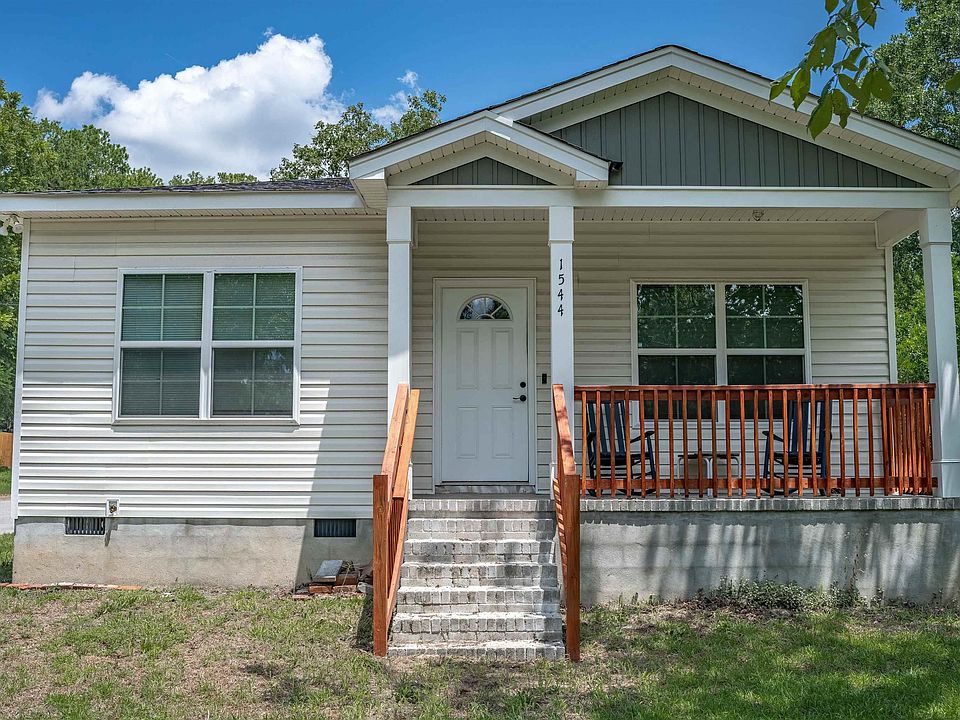 1st image of 1544 Cody St