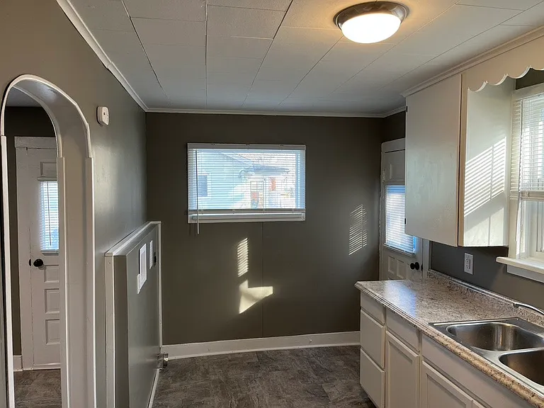 50 Shuler St #52 — Photo 5