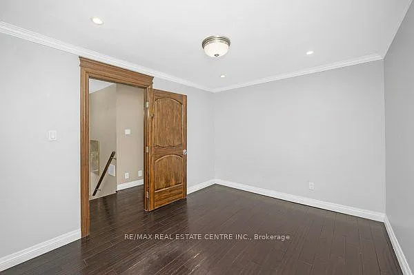 71 Paisley Ave N #MAIN 2ND — Photo 23